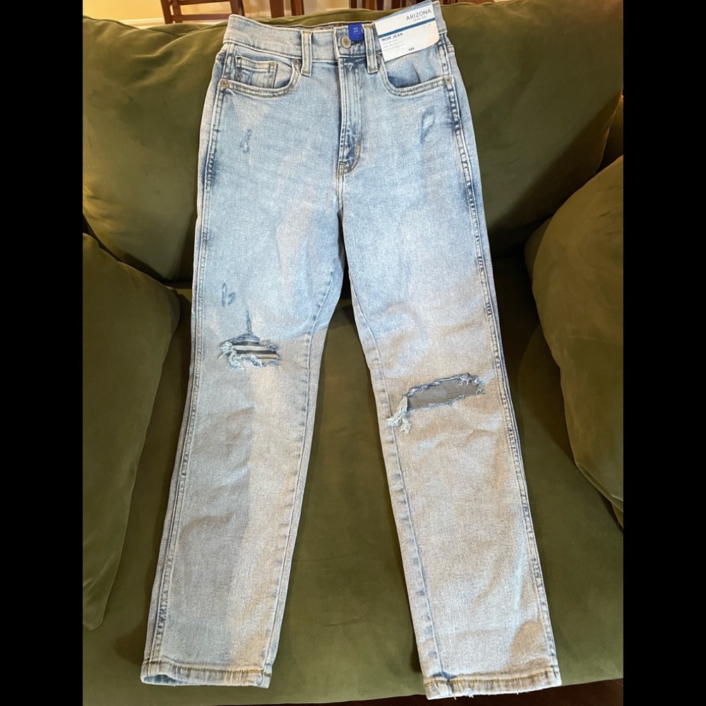 Arizona Jeans Co 3 Highest -rise Mom jeans NWT